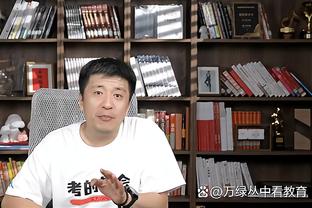 绿军众将穿搭：杰伦-布朗上身自己卡通人物T恤 塔图姆可爱风